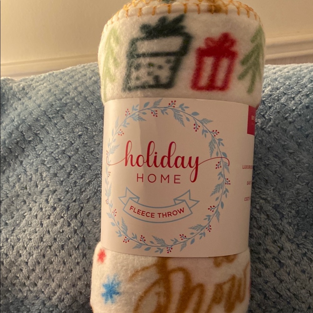Festive Holiday Home Fleece Throw Blanket